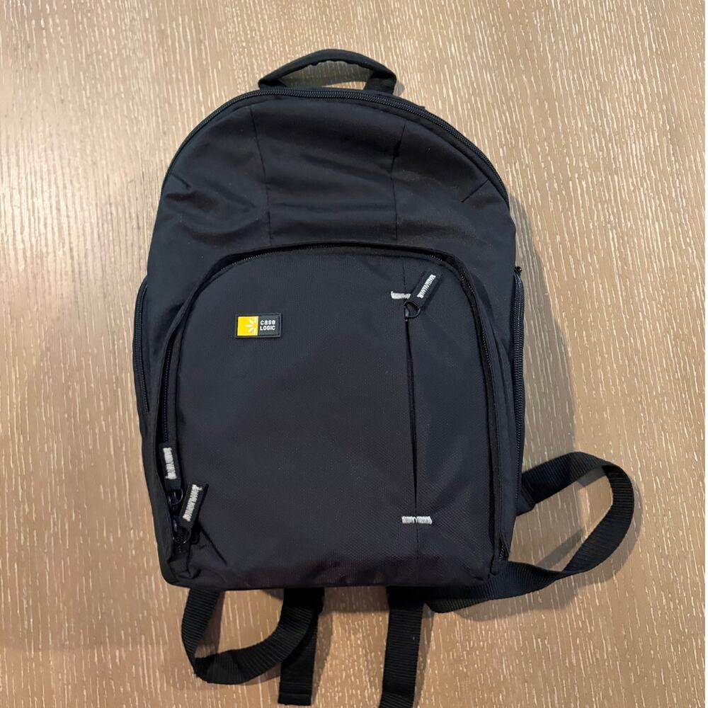 Case Logic Compact DSLR Camera Tablet Backpack TBC-411 / WBC-411 (Black)